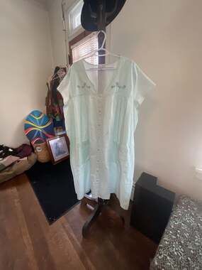 Vintage K-Mart  Light Mint Green Seersucker Housecoat/MuuMuu/Housedress
